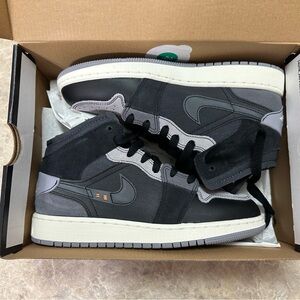 air jordan 1 mid se craft black/cement grey size 5.5y